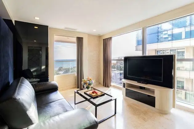 Premium Süit, 1 En Büyük (King) Boy Yatak, Balkon, Şehir Manzaralı (Living Room)