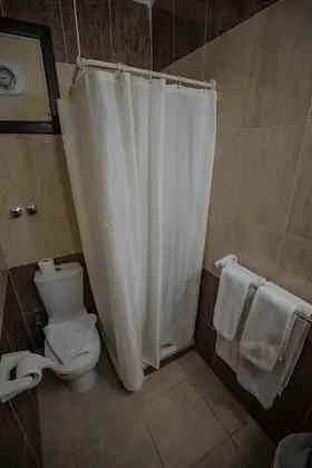 Üç Kişilik Oda