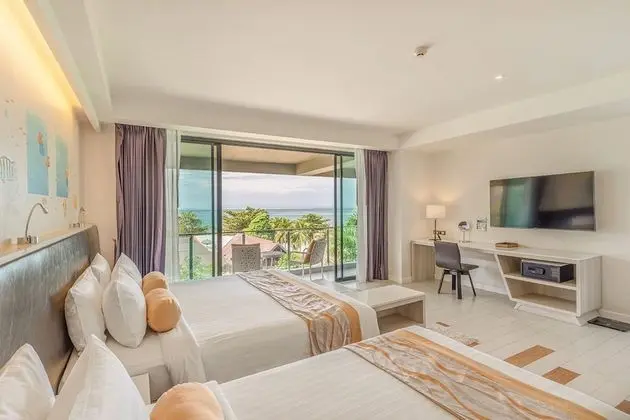 Deluxe Corner Room
