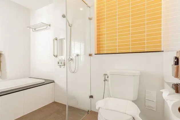 Deluxe Corner Room