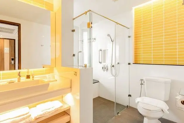 Deluxe Corner Room