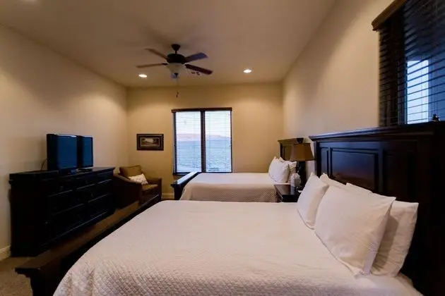 1 Bedroom Double Queen Junior Suite