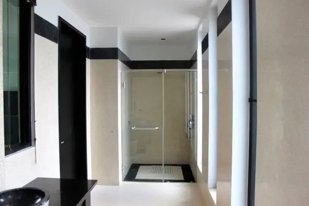 6 Bedrooms Luxury Villa (The Marina Villa)