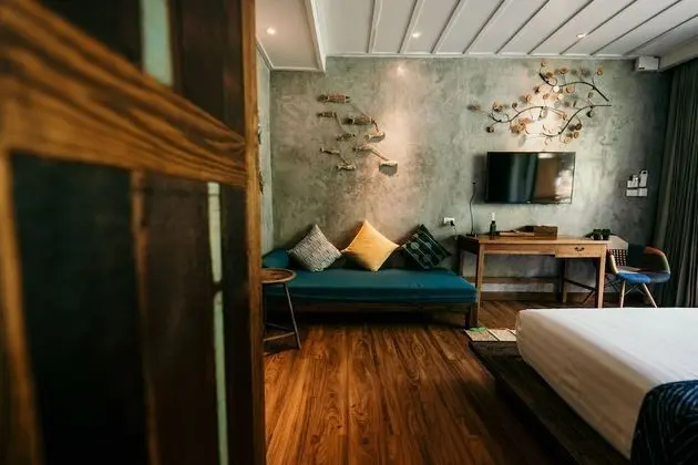 Deluxe Tek Büyük Yataklı Oda, Havuz Kullanımı, Bahçe Manzaralı