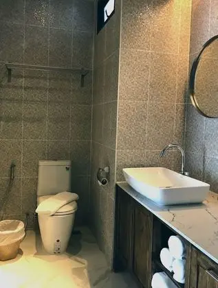 Deluxe Tek Büyük Yataklı Oda, Havuz Kullanımı, Bahçe Manzaralı