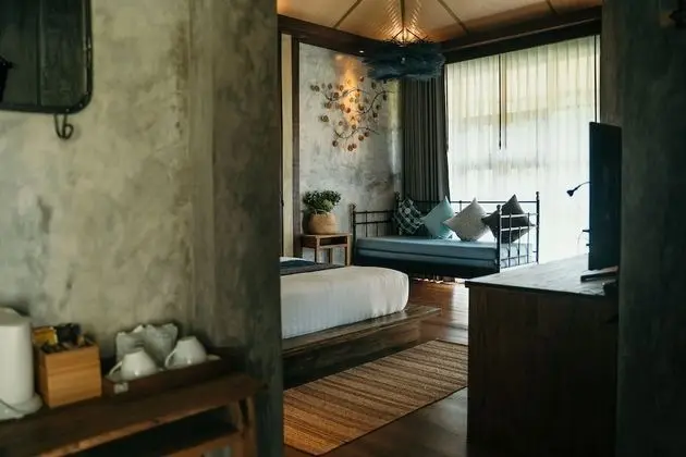 Junior Suite, Pool & Partial Sea view