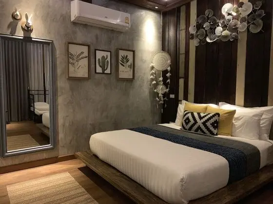 Junior Suite, Pool & Partial Sea view