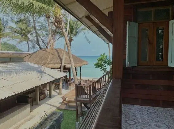 Junior Suite, Pool & Partial Sea view