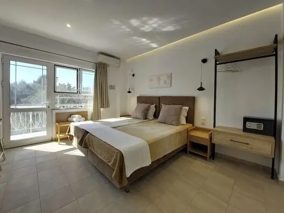 Stüdyo, Bahçe Manzaralı