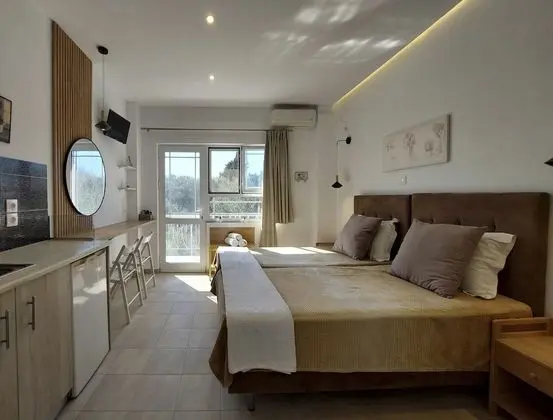 Stüdyo, Bahçe Manzaralı