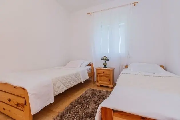 Ev (Sanda - with pool - H(14))