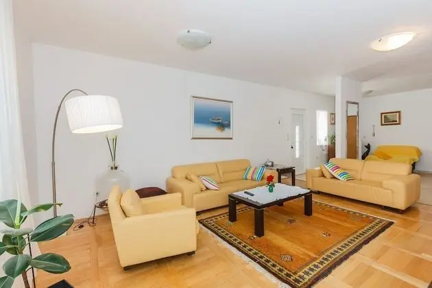 Ev (Sanda - with pool - H(14))