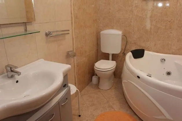 Ev (Sanda - with pool - H(14))