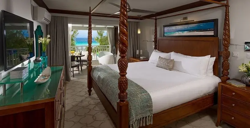 Süit, 1 Yatak Odası, Okyanus Manzaralı (Beachfront Butler Suite with Balcony)