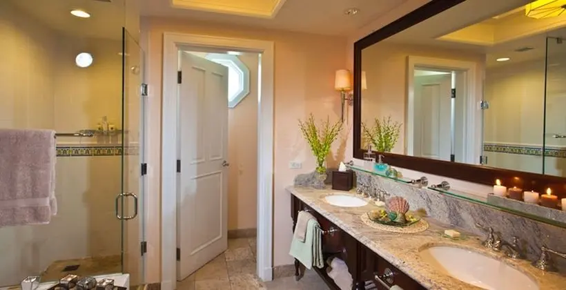 Luxury Süit, 1 Yatak Odası, Kısmi Deniz Manzarası (Beach House One Bedroom Butler Suite)
