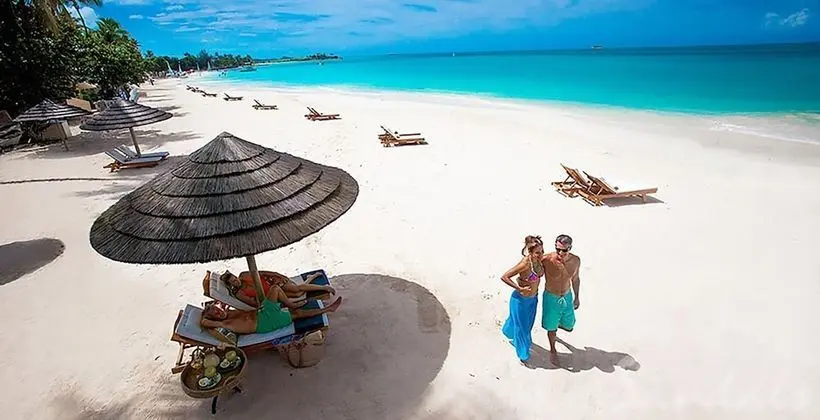 Club Süit, 1 Yatak Odası, Bahçe Manzaralı (Caribbean Walkout Club Level Veranda)