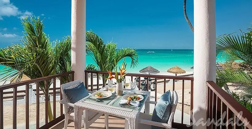 Honeymoon Süit, 1 Yatak Odası, Okyanus Manzaralı (Caribbean Beachfront Butler Suite)