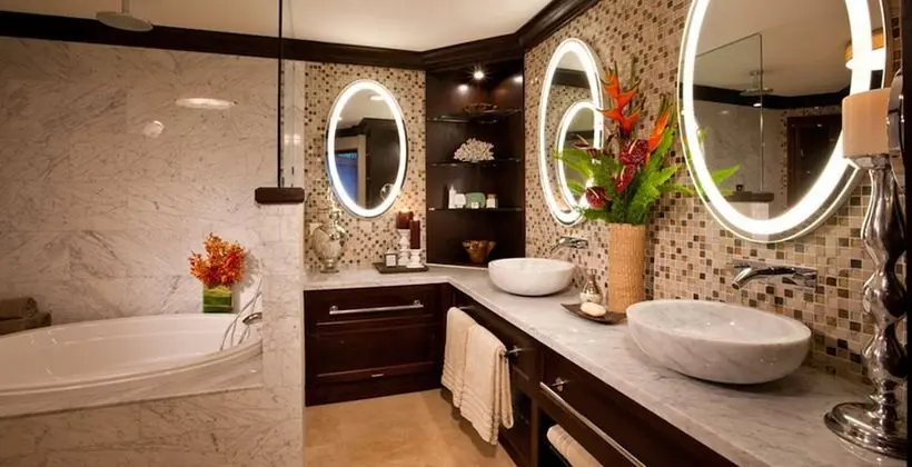 Honeymoon Süit, 1 Yatak Odası, Okyanus Manzaralı (Caribbean Beachfront Butler Suite)