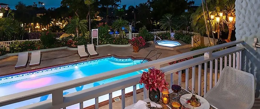 Luxury Oda, 1 Yatak Odası, Bahçe Manzaralı (Sunset Bluff Luxury Club Level Room)