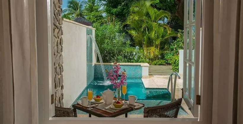 Honeymoon Oda, 1 Yatak Odası, Havuz Manzaralı (Honeymoon w/ Private Pool Sanctuary)