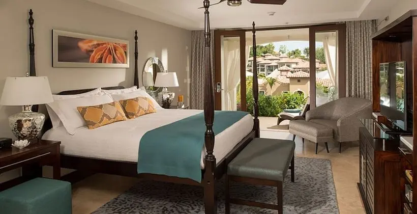 Honeymoon Süit, 1 Yatak Odası, Havuz Manzaralı (South Seas Honeymoon Junior Suite)