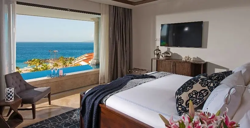 Luxury Süit, 1 Yatak Odası, Okyanus Manzaralı (Italian Oceanview Butler Suite)