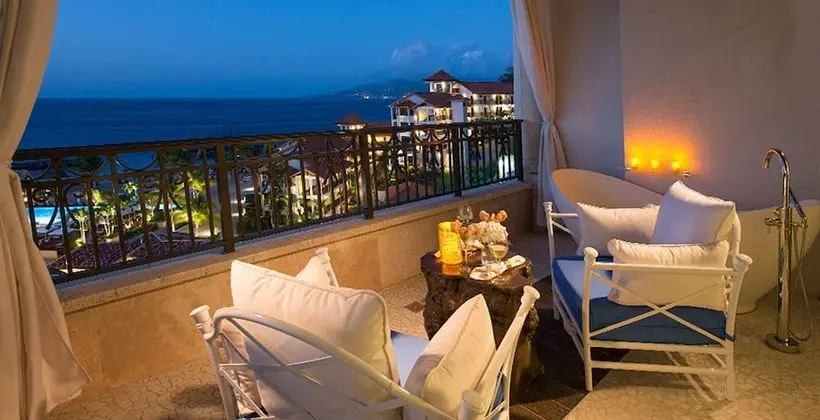 Luxury Süit, 1 Yatak Odası, Okyanus Manzaralı (Italian Oceanview Butler Suite)
