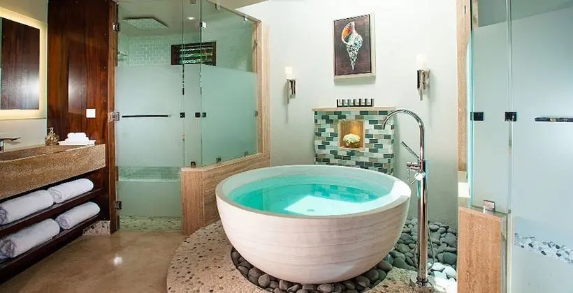 Romantic Süit, 1 Yatak Odası, Bahçe Manzaralı (South Seas Grande Rondoval Suite)