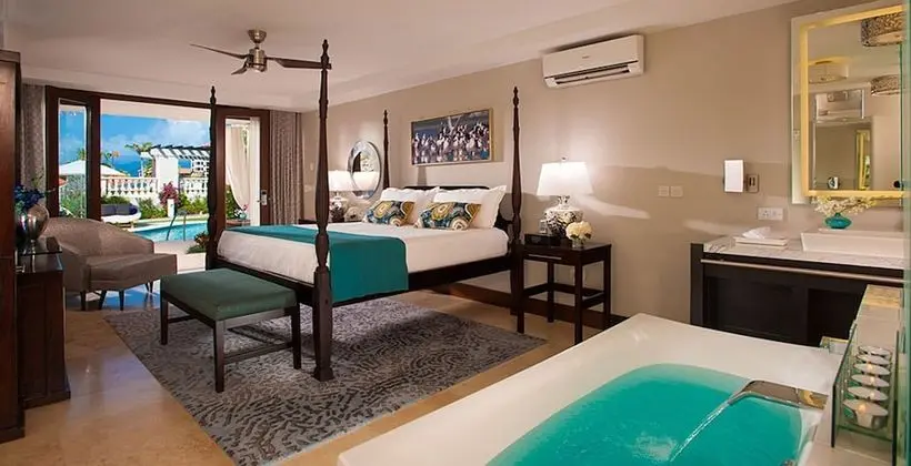 Süit, 1 Yatak Odası, Bahçe Manzaralı (South Seas Walkout Junior Suite)