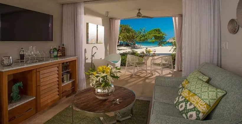 Honeymoon Süit, 1 Yatak Odası, Okyanus Manzaralı (Beachfront Honeymoon Walkout)