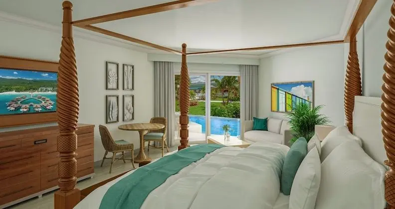 West Bay Honeymoon Oceanview Club Level Suite (JS)
