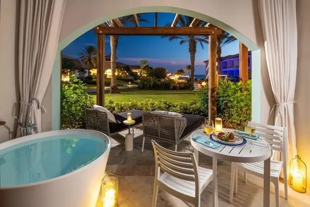 Subi Club Level Walkout Room w/ Patio Tranquility Soaking Tub