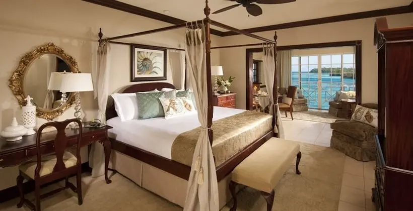 Royal Süit, 1 Yatak Odası, Okyanus Manzaralı (Royal Monarch Oceanfront Butler Suite)