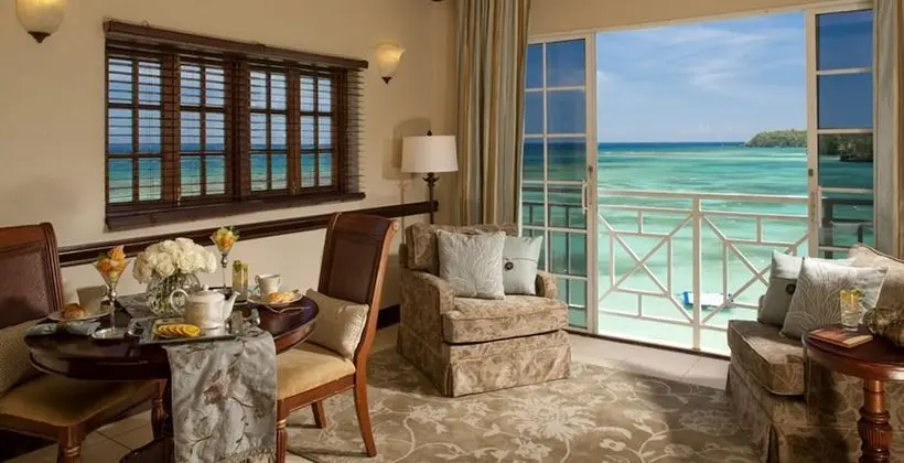 Royal Süit, 1 Yatak Odası, Okyanus Manzaralı (Royal Monarch Oceanfront Butler Suite)
