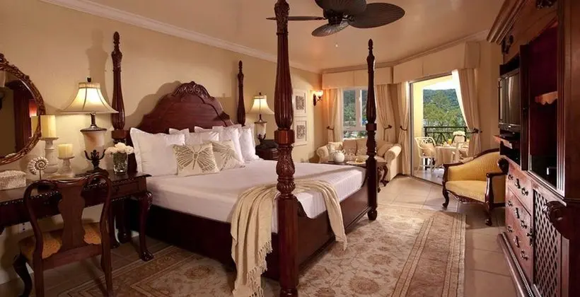 Luxury Oda, 1 Yatak Odası, Okyanus Manzaralı (Grande Luxe Club Level Suite)