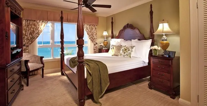 Romantic Oda, 1 Yatak Odası, Okyanus Manzaralı (Penthouse Beachfront Butler Suite)