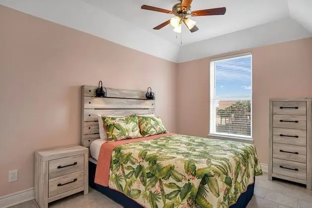 Daire, Birden Çok Yatak, Balkon, Bahçe Manzaralı (Sandbar)