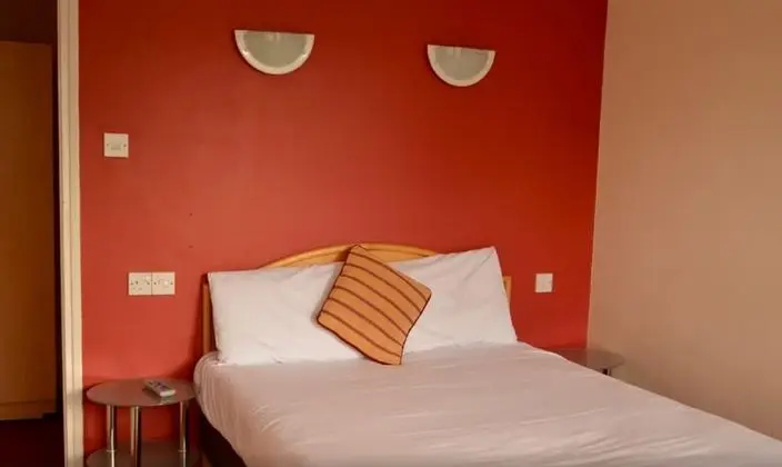 Classic Tek Büyük Yataklı Oda
