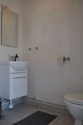 Tek Büyük Yataklı Oda, Ek Bina