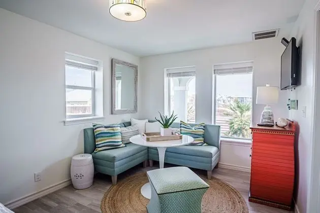 Ev, Birden Çok Yatak, Veranda, Okyanus Manzaralı (Sandcastle Beach House)