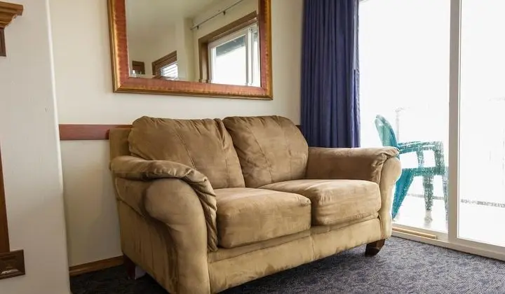 Luxury Süit, 1 En Büyük (King) Boy Yatak, Sıcak Su Küveti (Second Floor w/ Balcony)