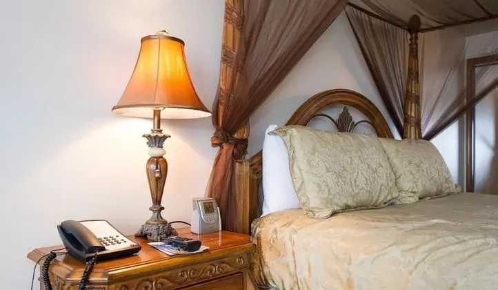 Luxury Süit, 1 En Büyük (King) Boy Yatak, Sıcak Su Küveti (Second Floor w/ Balcony)