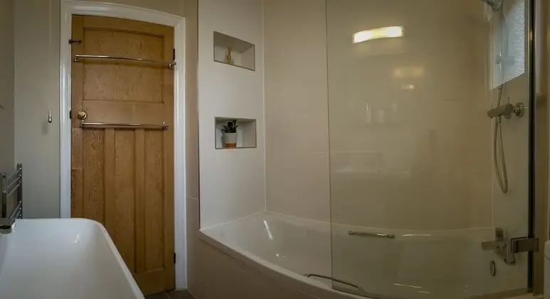Tek Kişilik Oda, Özel Banyo (Single with bath. Room only)