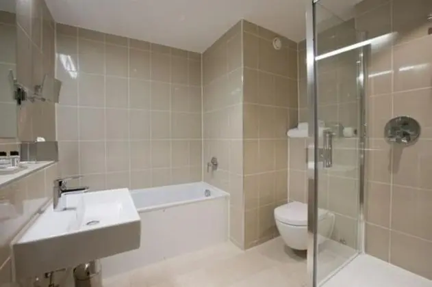 Superior Tek Büyük veya İki Ayrı Yataklı Oda