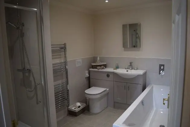 Bungalov, Özel Banyo, Avlu Manzaralı