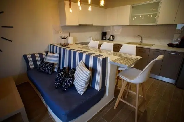 Apart Daire, Deniz Manzaralı (1 Double Bed + 2 Single Sofa Beds)