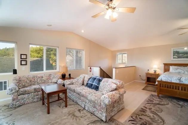 Ev, 2 Büyük (Queen) Boy Yatak (The Sandlake View)