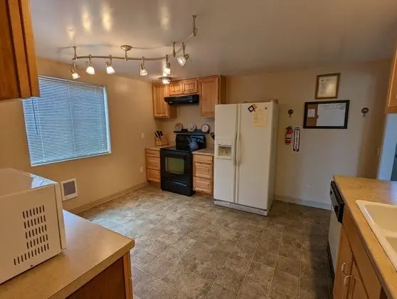 Ev, 2 Büyük (Queen) Boy Yatak (The Sandlake View)