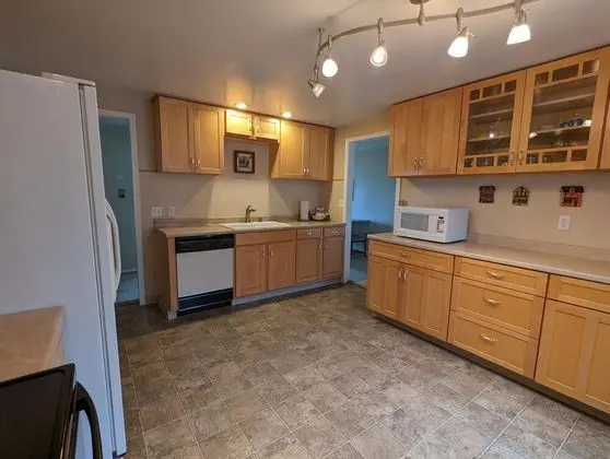 Ev, 2 Büyük (Queen) Boy Yatak (The Sandlake View)