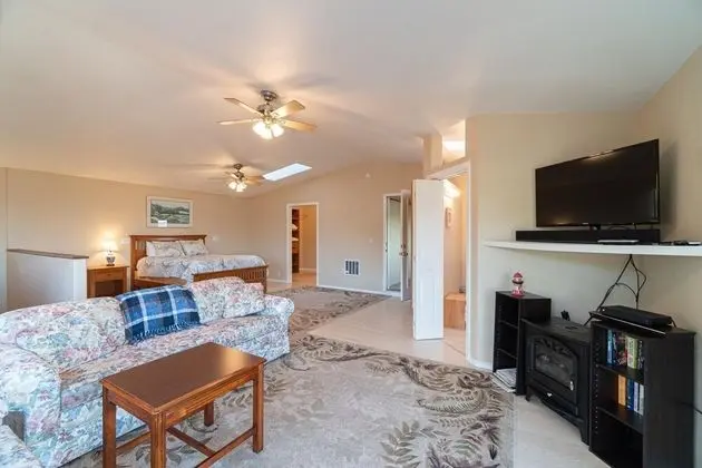 Ev, 2 Büyük (Queen) Boy Yatak (The Sandlake View)